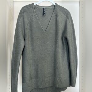 Banana Republic Gray V-Neck Sweater